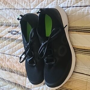 OOFOS women's sport LS sneakers black size 10